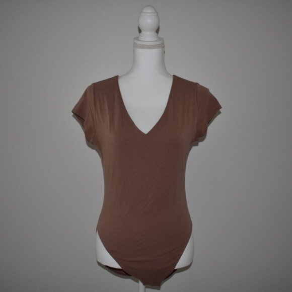 Old Navy Tan Short Sleeve Bodysuit - Size Large - Picture 1 of 2